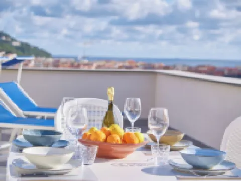 五彩河岸 迪安道爾濱海酒店