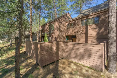 Diamond Peak 2 - Country Houses