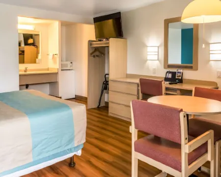 Motel 6 Albany, or Hotels in Albany