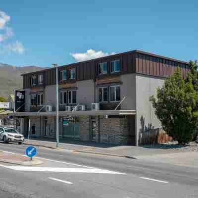 The Brownston Hostel Hotel Exterior