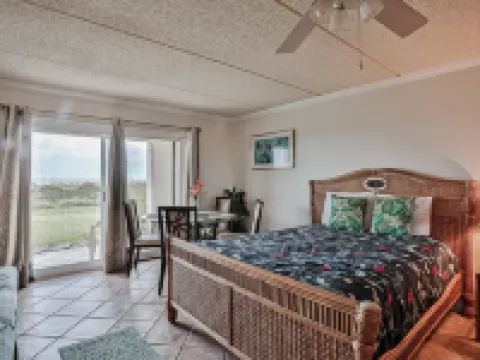 Oceanfront Townhouse With Shared Pools, Ocean View, Wifi, W/d, and Central AC 克雷森特海灘酒店