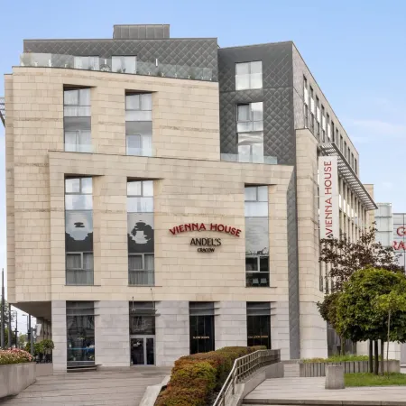 Vienna House by Wyndham Andel's Cracow Отели рядом с достопримечательностью «Ворота Святого Флориана»