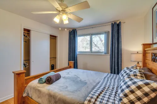 2 Mi to Olde Town! Pet-friendly Haven w/ Sunroom - 3 estrellas