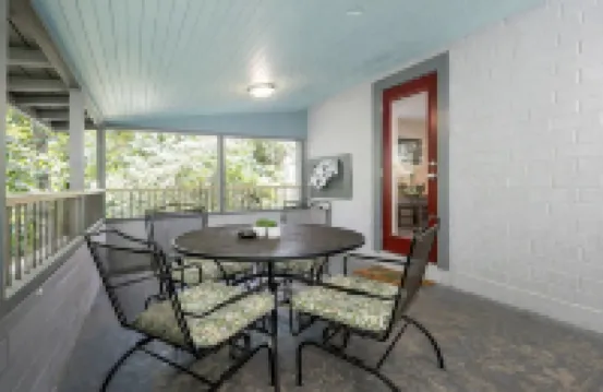 Walk to the Beach & Downtown! Ocean Springs in Perfect Location! Azalea Cottage