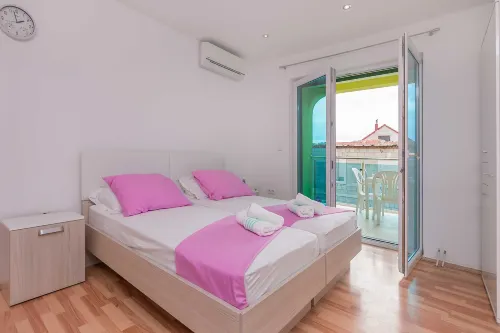 Apartments Road Star - Homestays