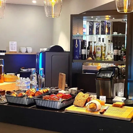 Hotel Sixteen Paris Montrouge