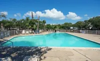 Waterfront Views in Rockport–FultonStay at Our Charming Motel Room. - Pools