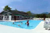 สโตว์เฟลค เมาน์เทน รีสอร์ทแอนด์สปา - ที่มีสระว่ายน้ำ