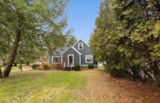 Peaceful Portage Lakes Retreat • Spacious 3Br on Private 1‑ Lot