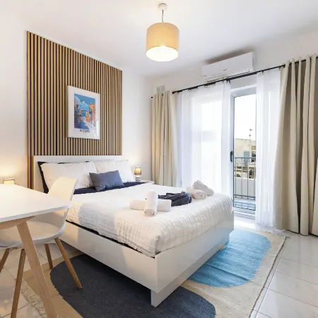 2BR Penthouse with Large Front Terrace
