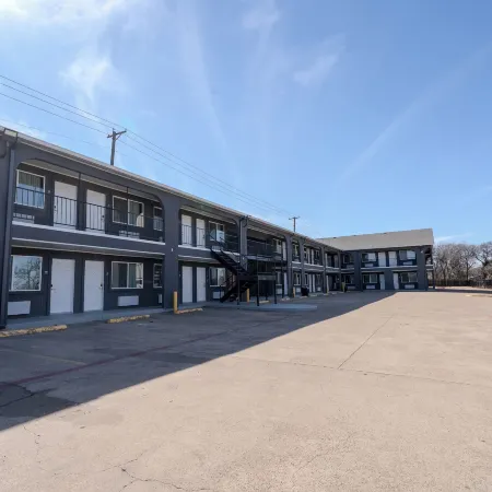 Executive Inn of Arlington, Near at&T Stadium