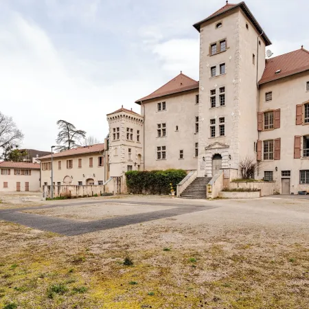 Apparthôtel Tempologis - Chateau de la Rochette