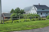 Walk to Pigeon Hill Bay: Coastal Maine Cottage - Wifi