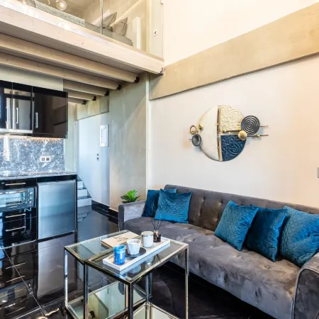 Ventiri Lofts - Cozy Penthouse with Balcony