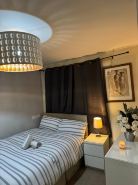 Casa En-suite room w fast wifi, Netflix garden view