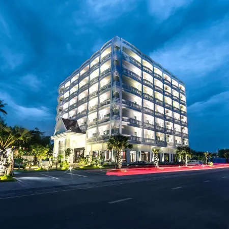 The Palm Hotel Отели рядом с достопримечательностью «Отрес-Бич»
