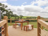 Under Oak Pod Hotels in Totnes