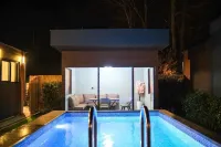 Baronet Tiny House Otel - Kolam Renang