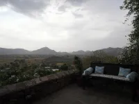 Fort Dadhikar, Alwar - vue sur la montagne