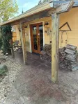 Artful, Rustic Backyard Cabin-Sustainable Ethic, Downtown 20 Min, 5-Star Shower