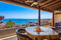 Oceanfront Condo With Pool, Balcony, Amazing Views, Washer/dryer, & Partial AC