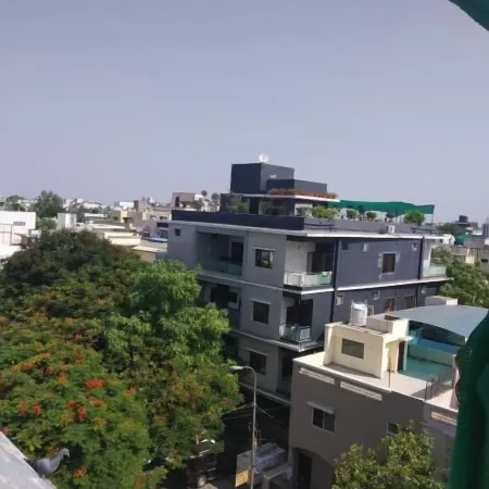 Stay10 Luxury Service Apartment Hotel