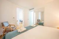 GuestReady - Golden sea view retreat