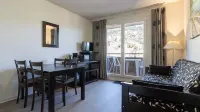 Serene Countryside Residence in Grasse - شرفة