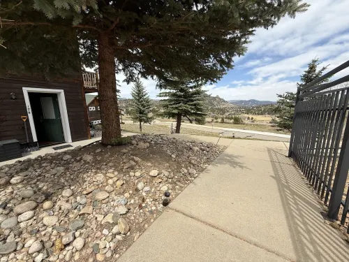 Modern Mountain Cabin Condo w/Steam Shower + Essential Living Design