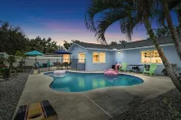 St. Pete Pool Oasis - Steps to the Beach!
