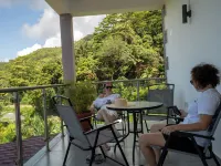 CREOLE COTTAGE ANNEX Hôtels à : Anse Royale