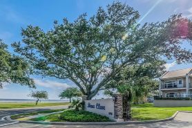 123 Beau Clair - Beachside Townhome With Balcony and Pool in Long Beach