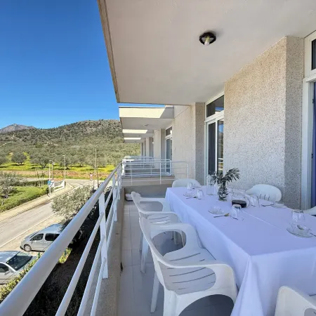 Agi Rescator Apartments