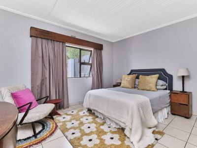 Cozy Two Bedroom Escape