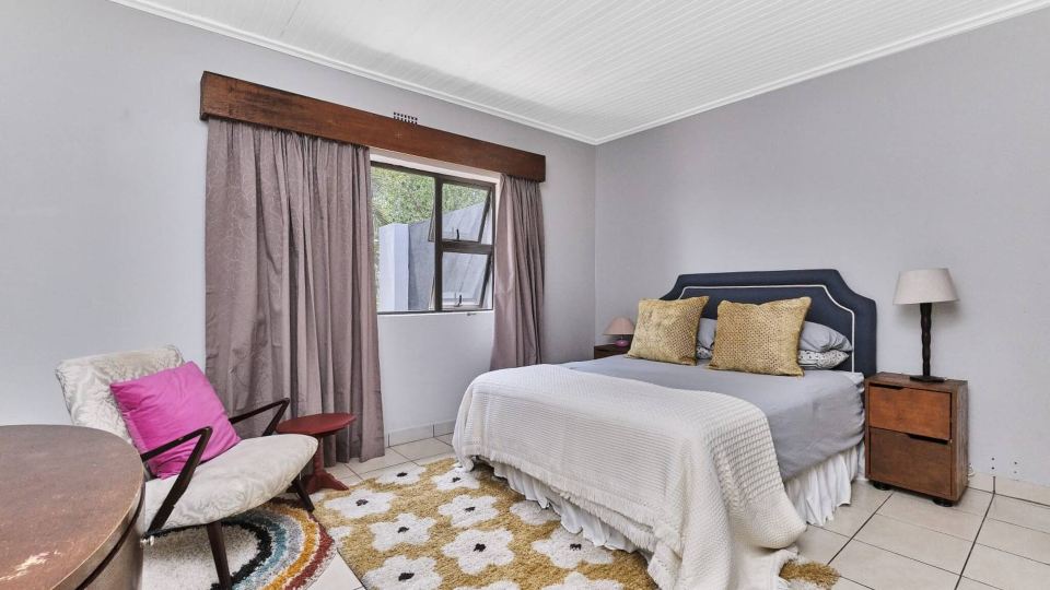 Cozy Two Bedroom Escape