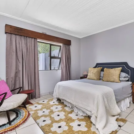 Cozy Two Bedroom Escape