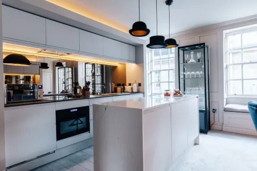 Modern   Stylish Central Bath Apartment - Hot Tub