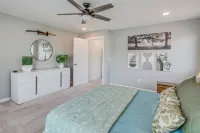 Fenced Yard & Grill! Family Haven in Port Orchard - Homestays