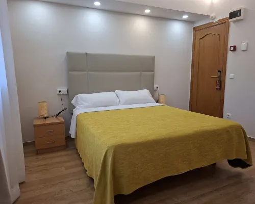 Hotel 139 Hotele w: Castelldefels