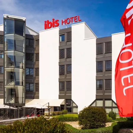 Ibis Lausanne Crissier Отели рядом с достопримечательностью «Пляж Види»