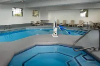 Quality Inn & Suites Gallup I-40 Exit 20 - Pools