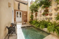 Vignette Collection CASAS DEL XVI by IHG - Romantic