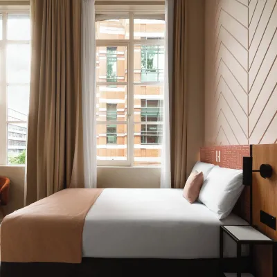 Limehome London St. Paul's Отели рядом с достопримечательностью «Вокзал Блекфрайарс»