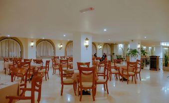 The Grand Palace Hotel