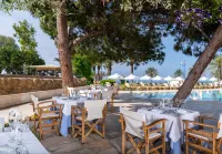 Constantinou Bros Athena Royal Beach Hotel - Parkplatz