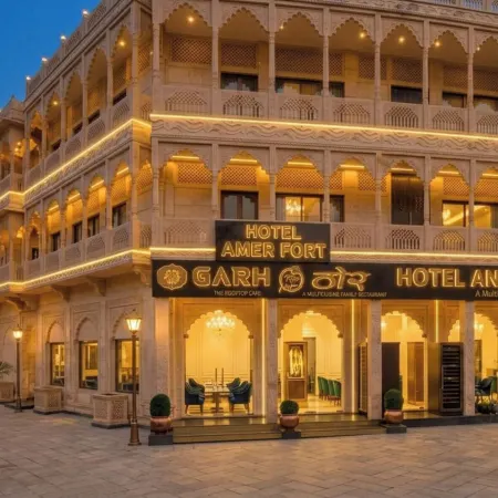 Hotel Amer Fort - A Heritage Fort View Hotel Отели в г. Амер