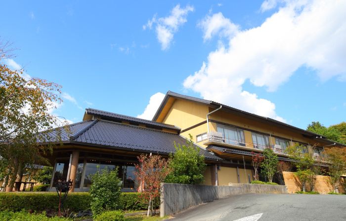 Tenjuku No Mori Keigetsu