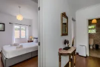 GuestReady-Charming Retreat with Terrace - 2-Star