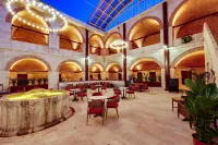 Silk Road Museum Hotel - parking