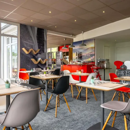 Ibis Issoire